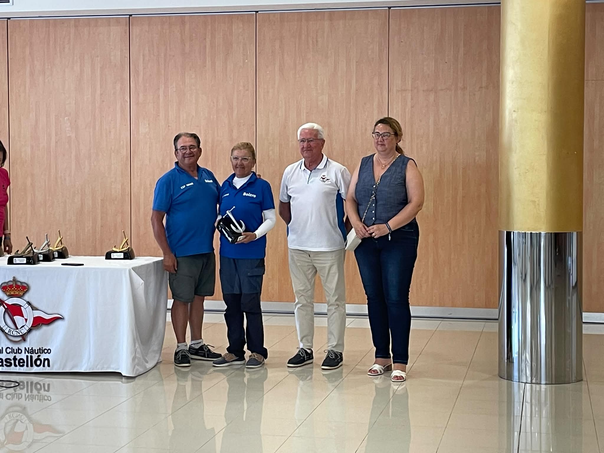 Premiados y participantes de la regata